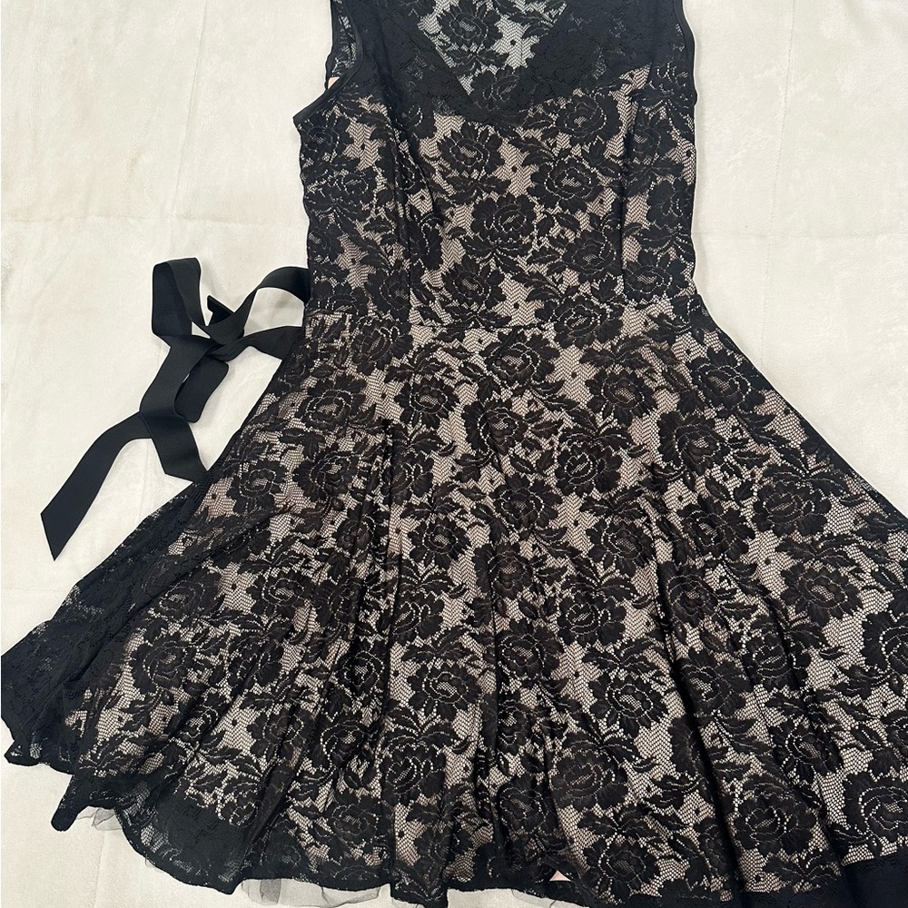 Chic Black Lace Mini Dress